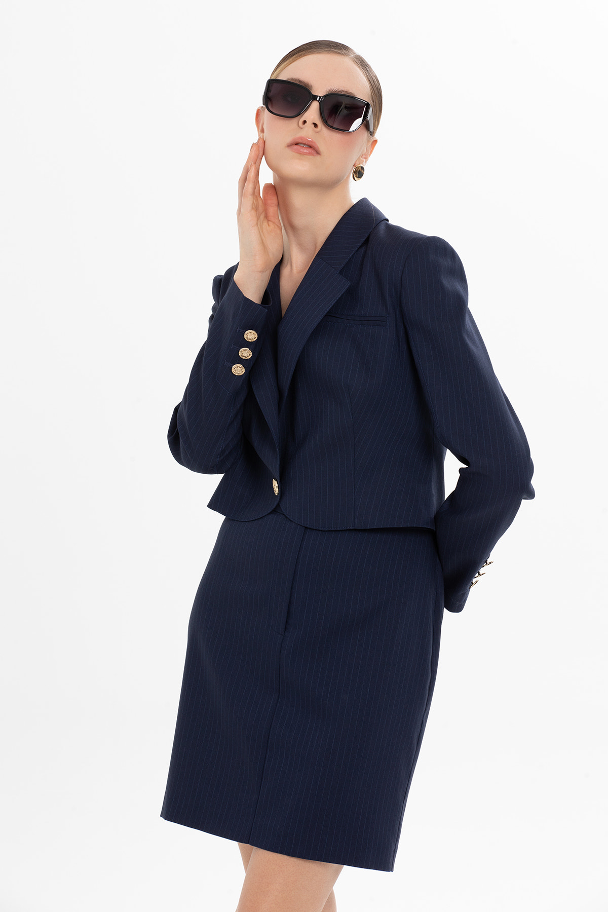 Çizgili Kısa Ceket Ve Etekli Takım