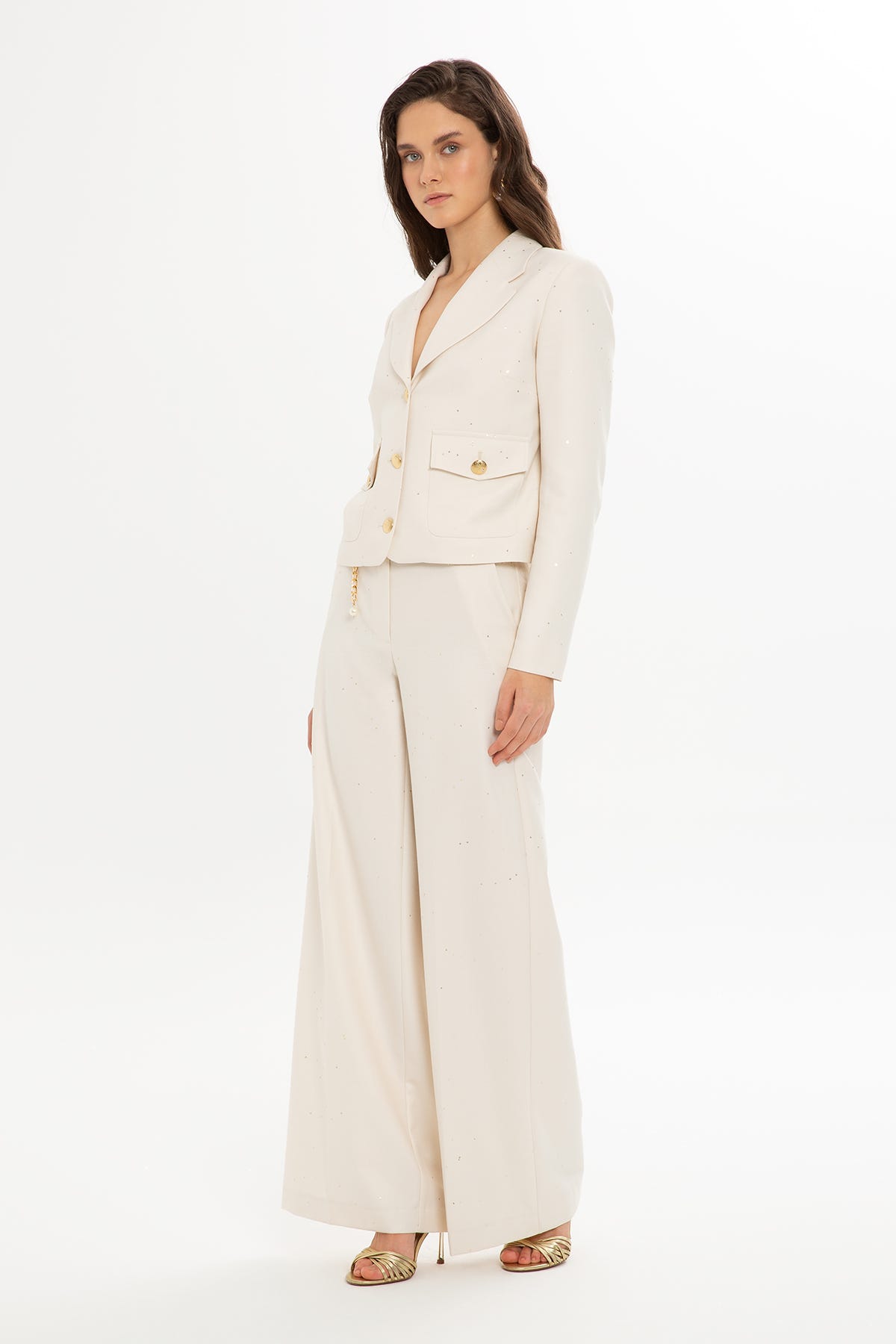 Kısa Ceket Ve Palazzo Pantolonlu Takım