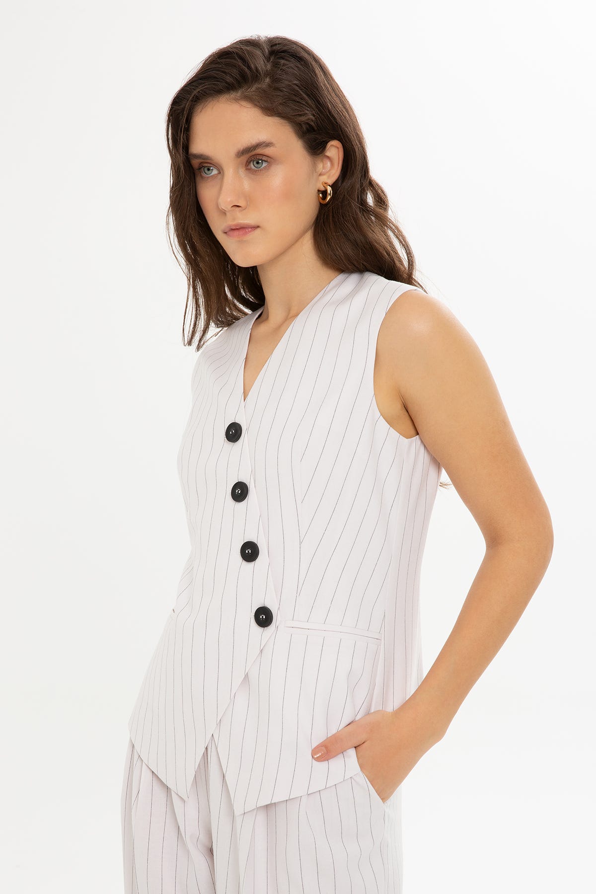 Kruvaze Yelek Ve Pileli Palazzo Pantolonlu Takım