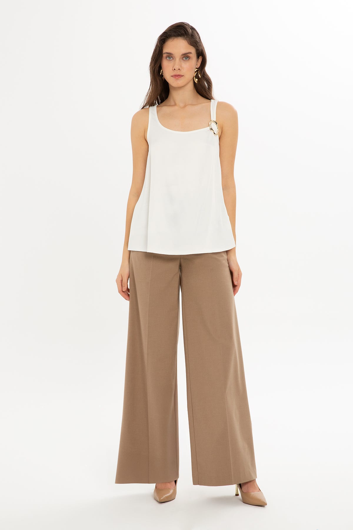 Toka Detaylı Askılı Bluz