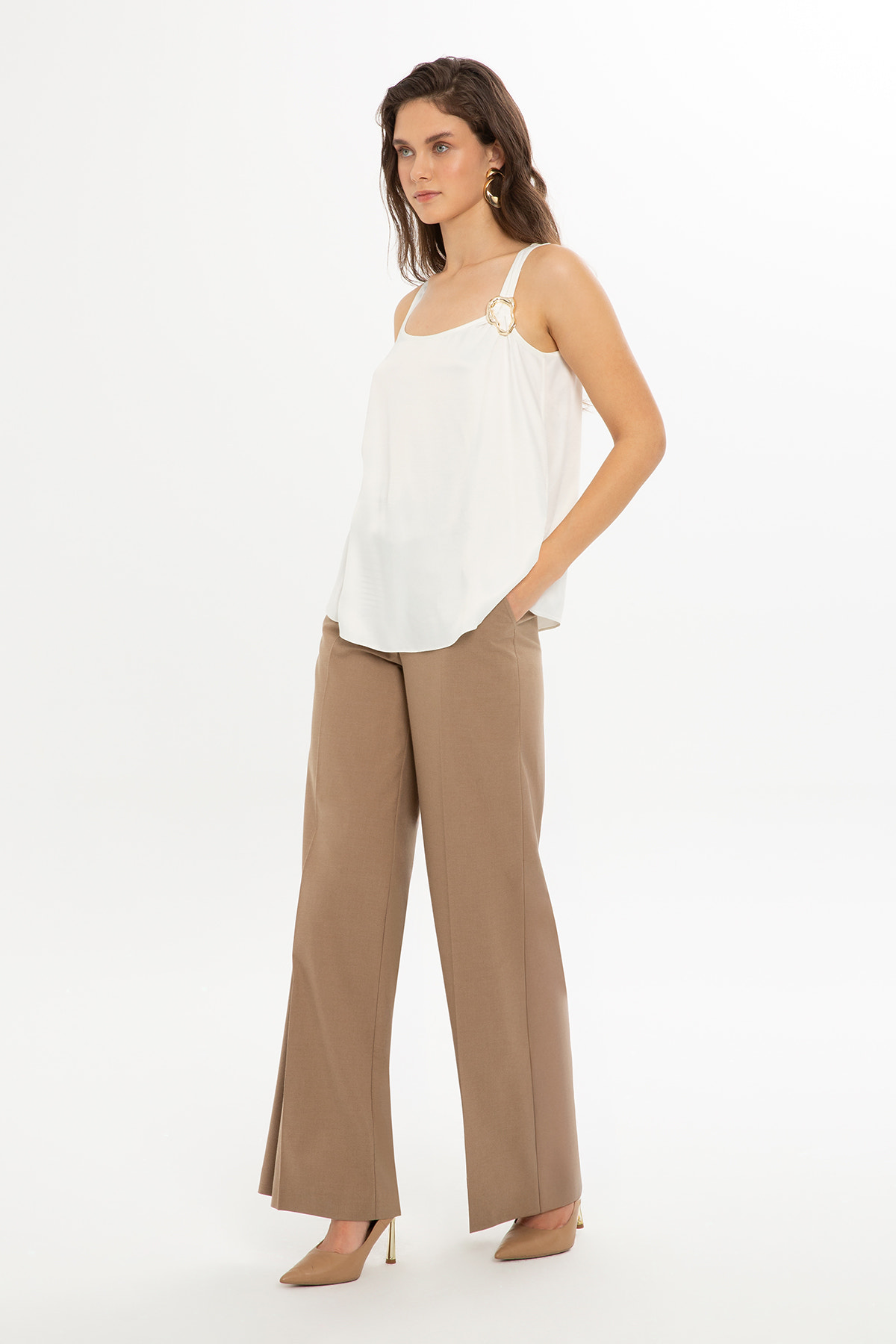 Toka Detaylı Askılı Bluz