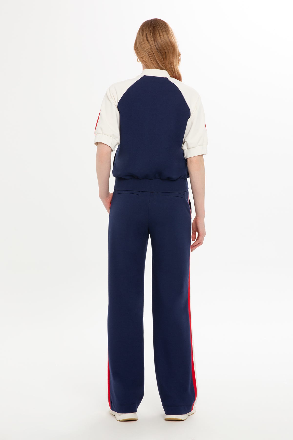 Şerit Detaylı Yarım Kol Eşofman Takımı