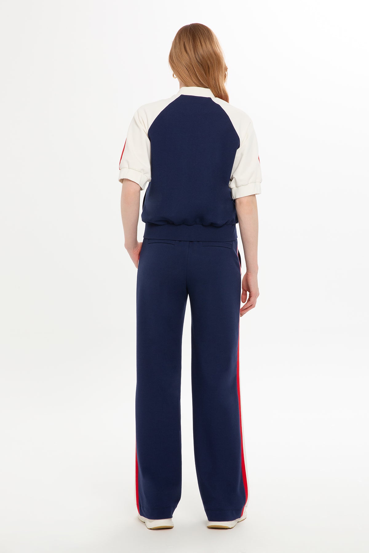 Şerit Detaylı Yarım Kol Eşofman Takımı