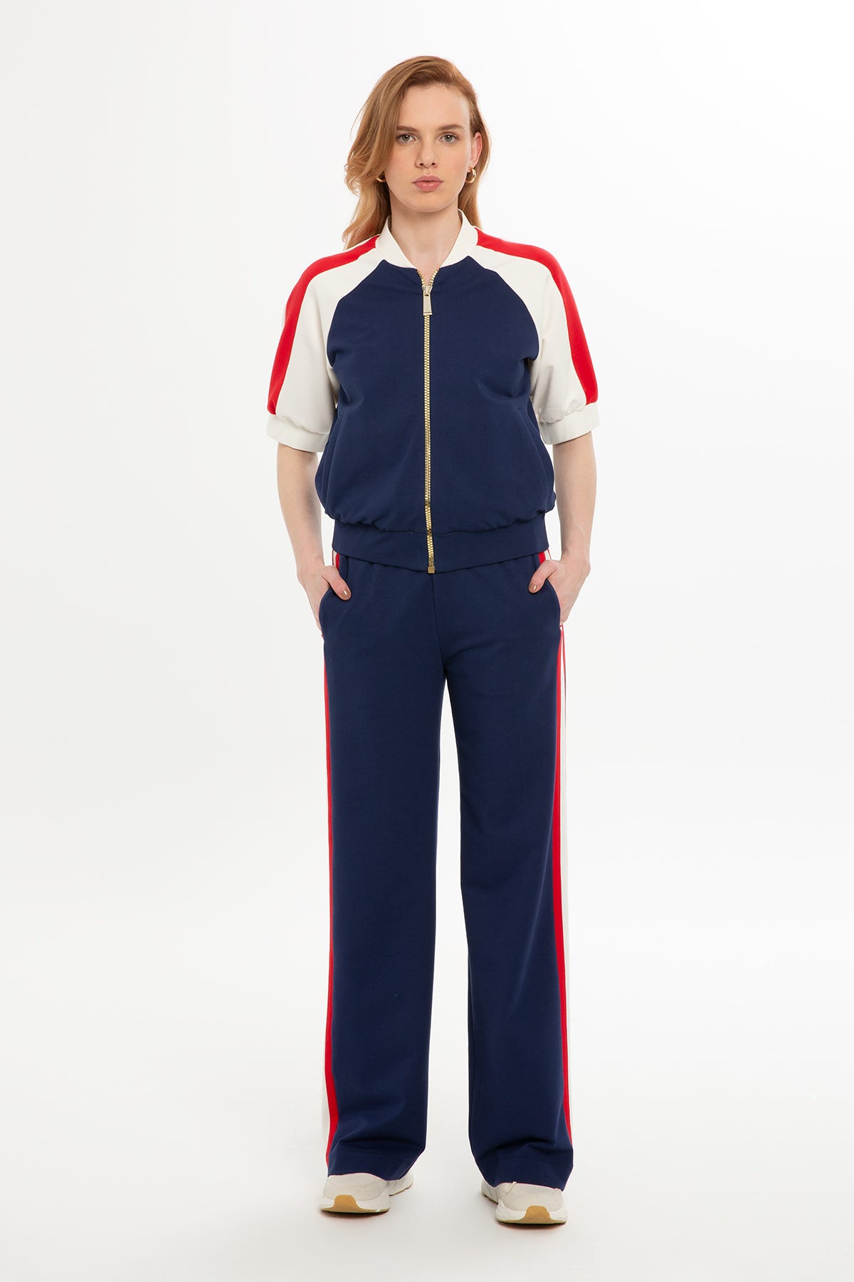 Şerit Detaylı Yarım Kol Eşofman Takımı