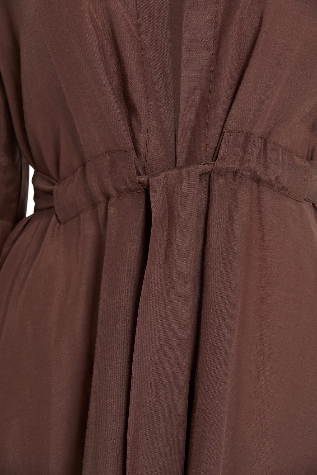 Seyyar Kuşaklı Arkası Uzun Gömlek