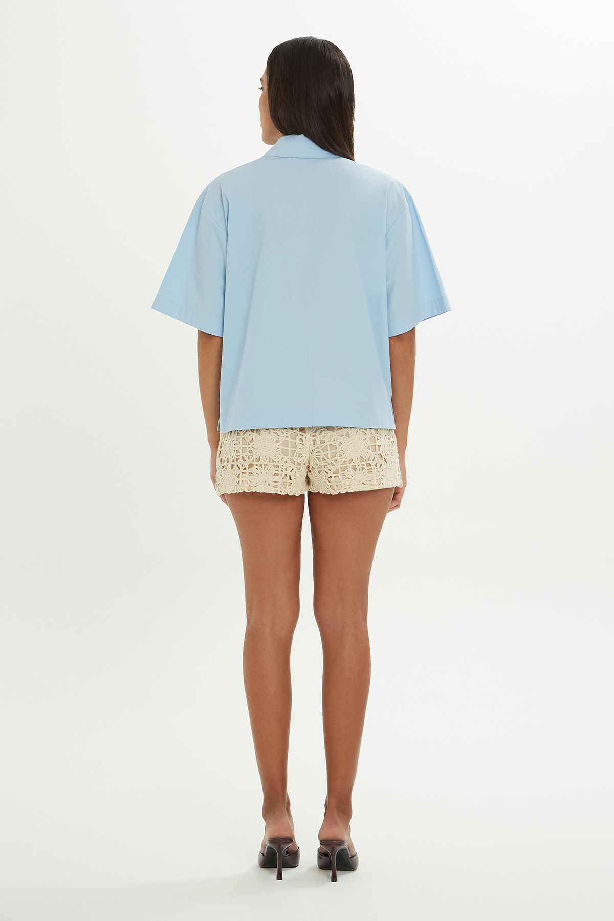 Çiçek Detaylı Gömlek