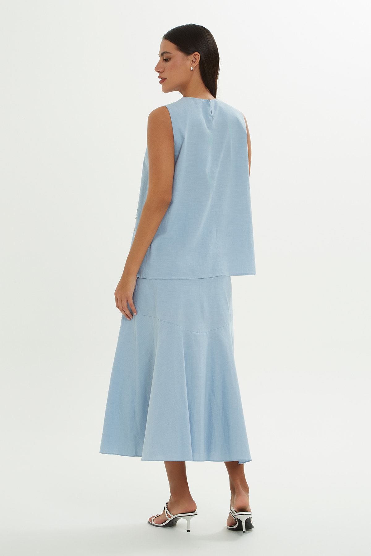 İşlemeli Sıfır Kollu Bluz