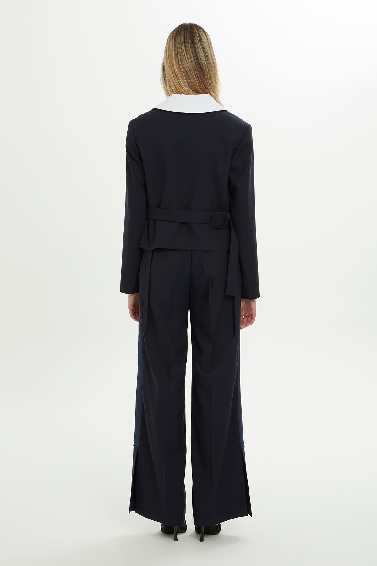 Yakası Kontrast Detaylı Ceket