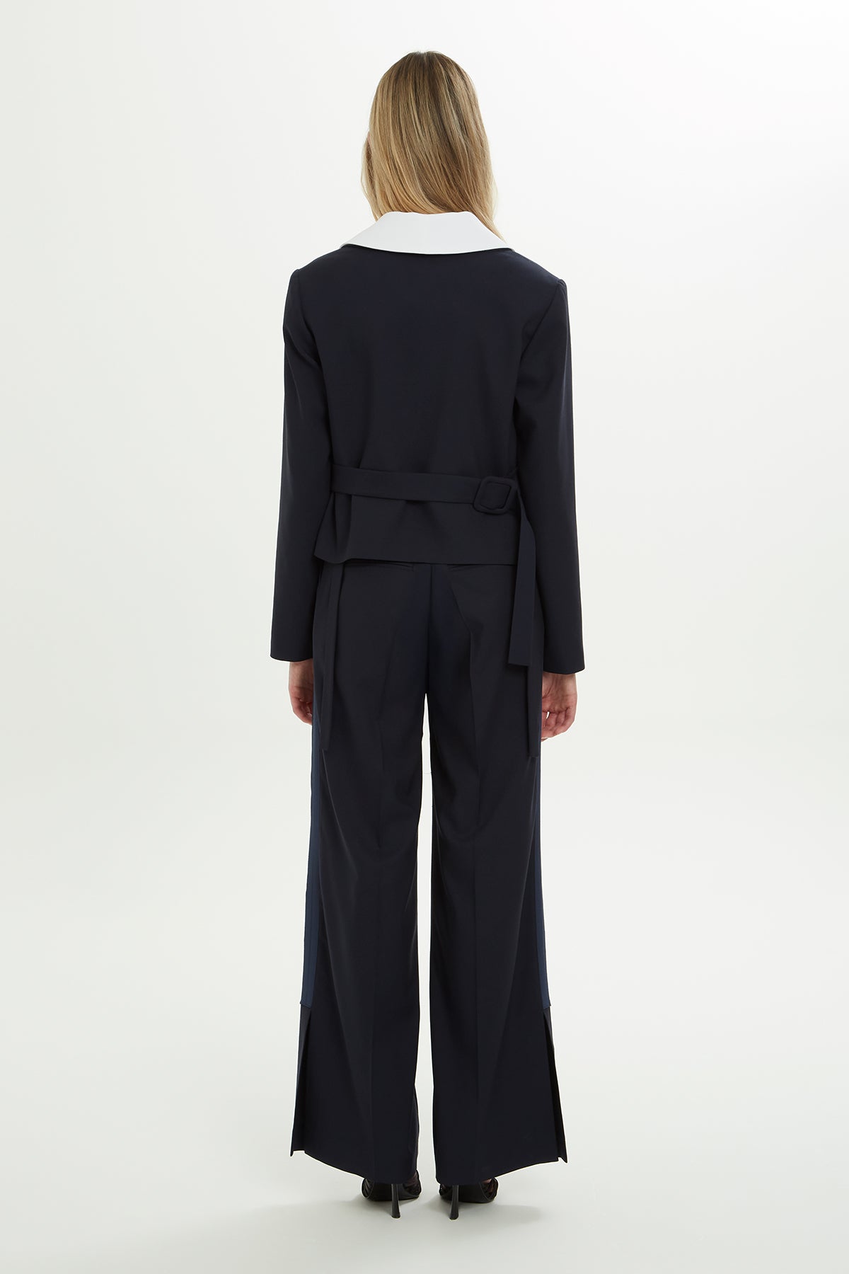 Yakası Kontrast Detaylı Ceket