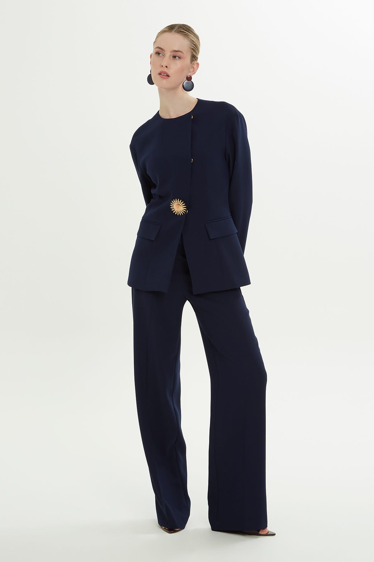 Kruvaze Kapamalı Broşlu Ceket