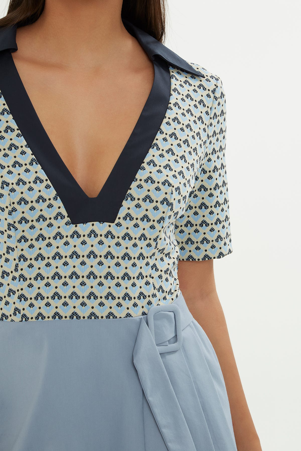 Üst Bedeni Desenli Midi Elbise