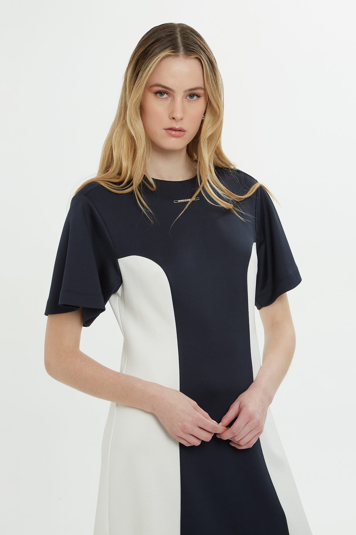 Logo Detaylı İki Renkli Midi Elbise