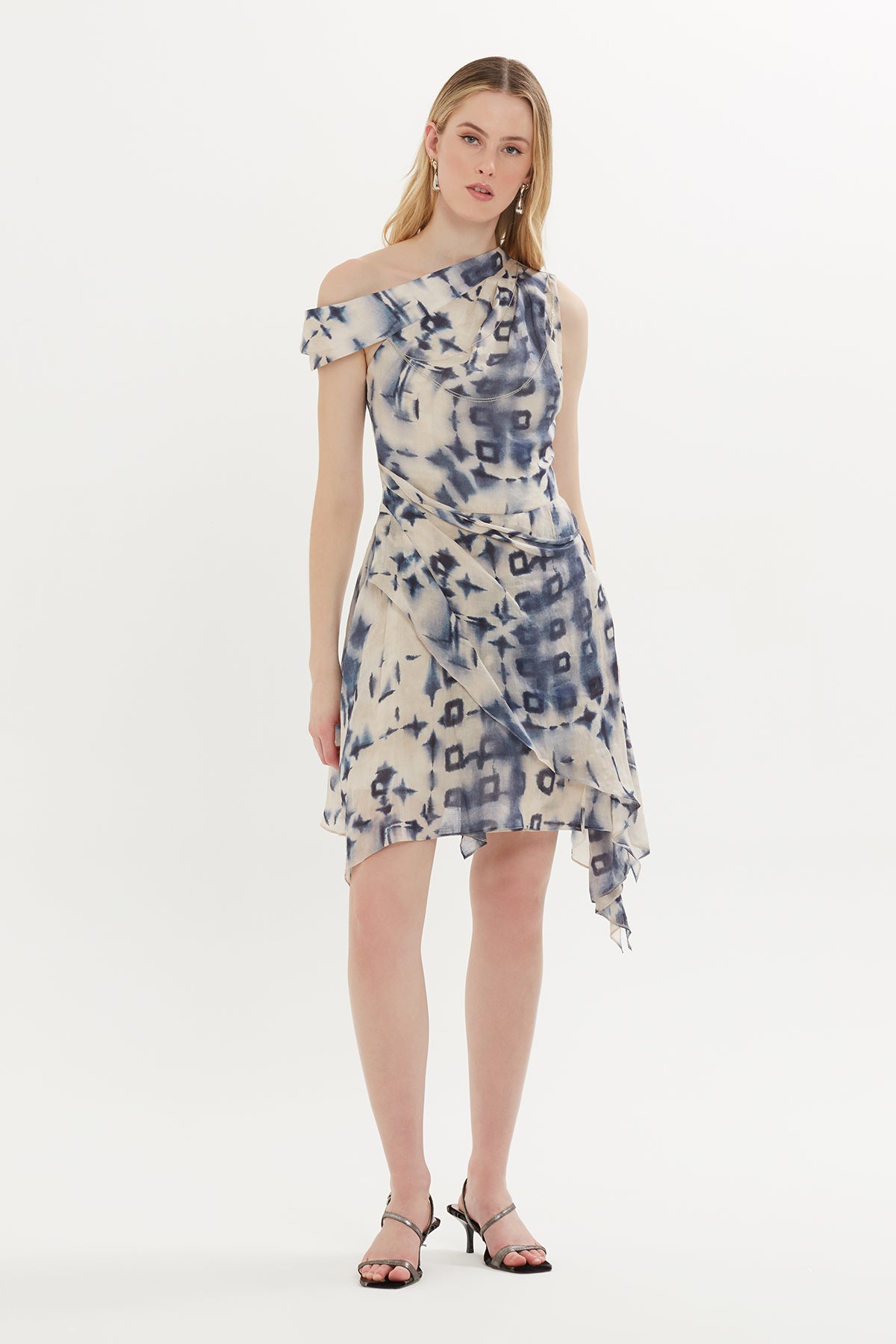 Tek Omuzlu Kısa Elbise