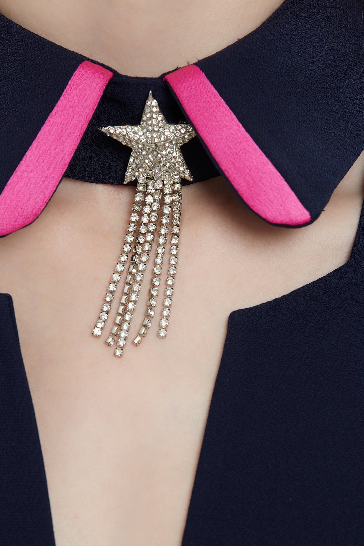 Yıldız Broşlu Yaka