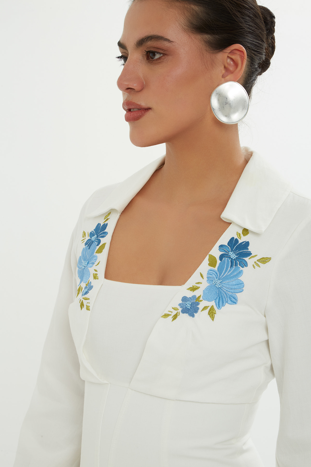 Korsajlı Nakışlı Midi Elbise