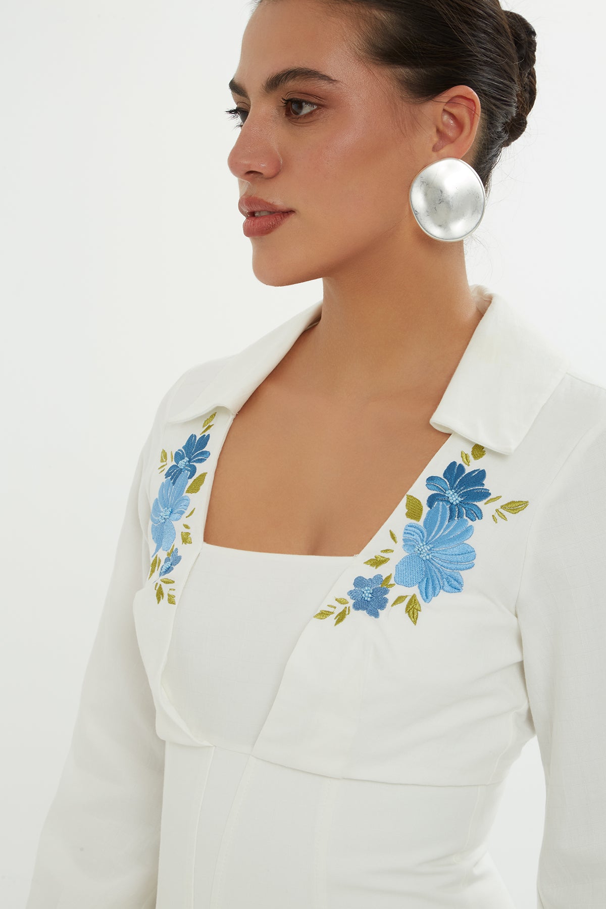 Korsajlı Nakışlı Midi Elbise