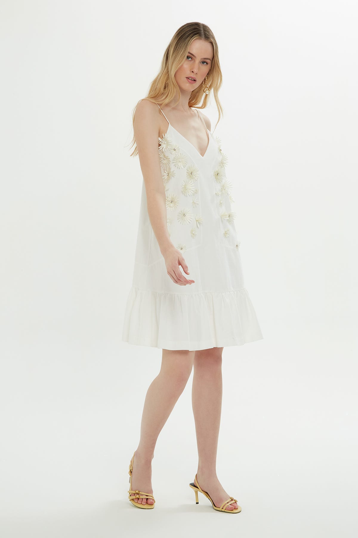 Çiçek Detaylı Volanlı Kısa Elbise