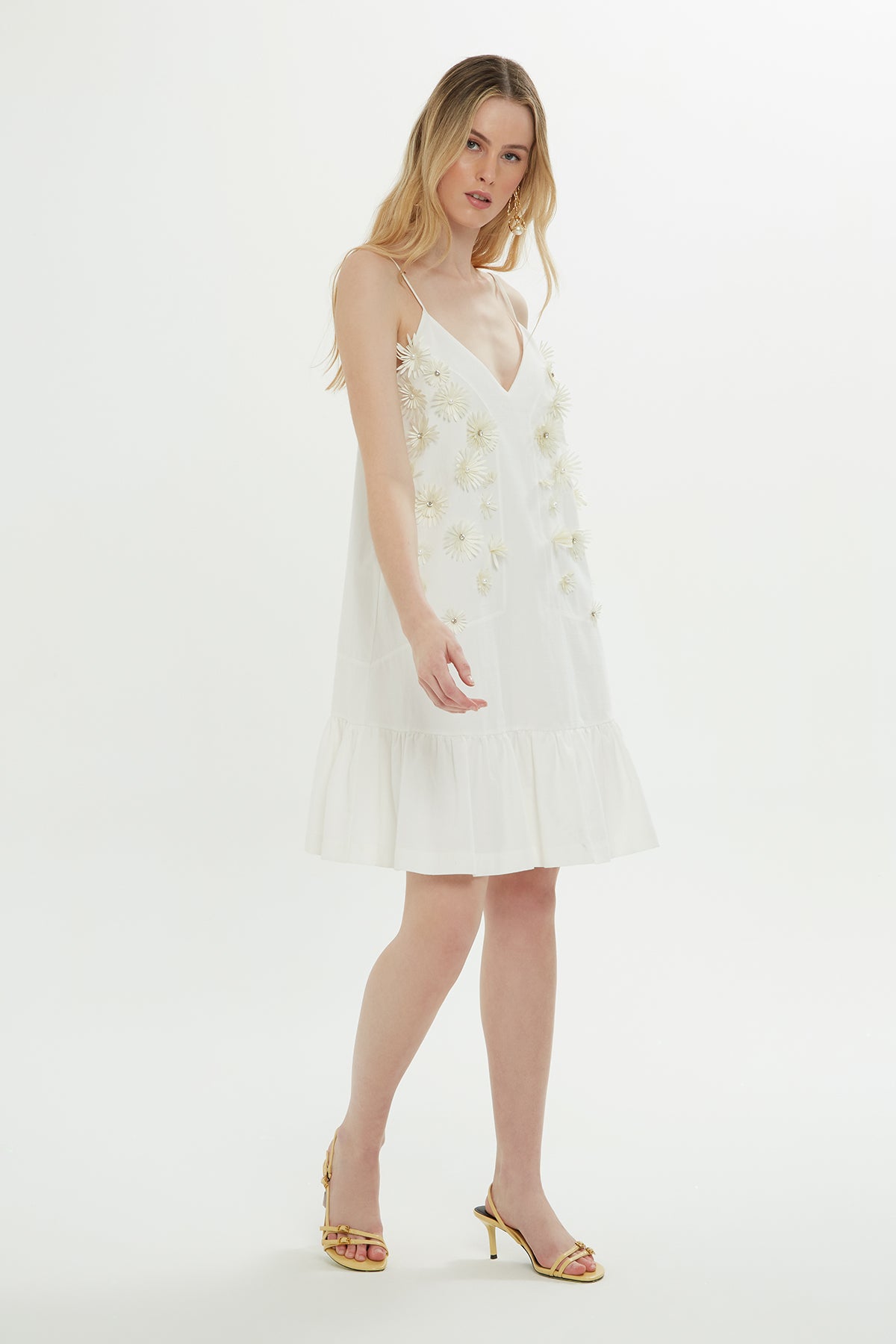 Çiçek Detaylı Volanlı Kısa Elbise