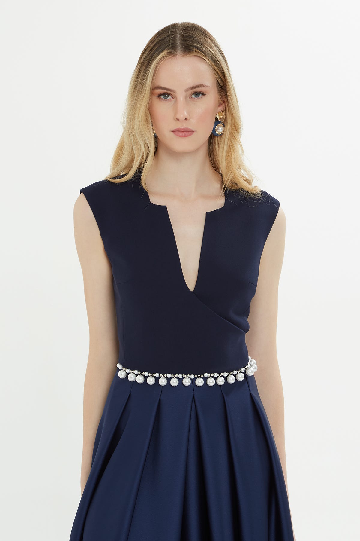 Beli İncili Pili Katlamalı Midi Elbise