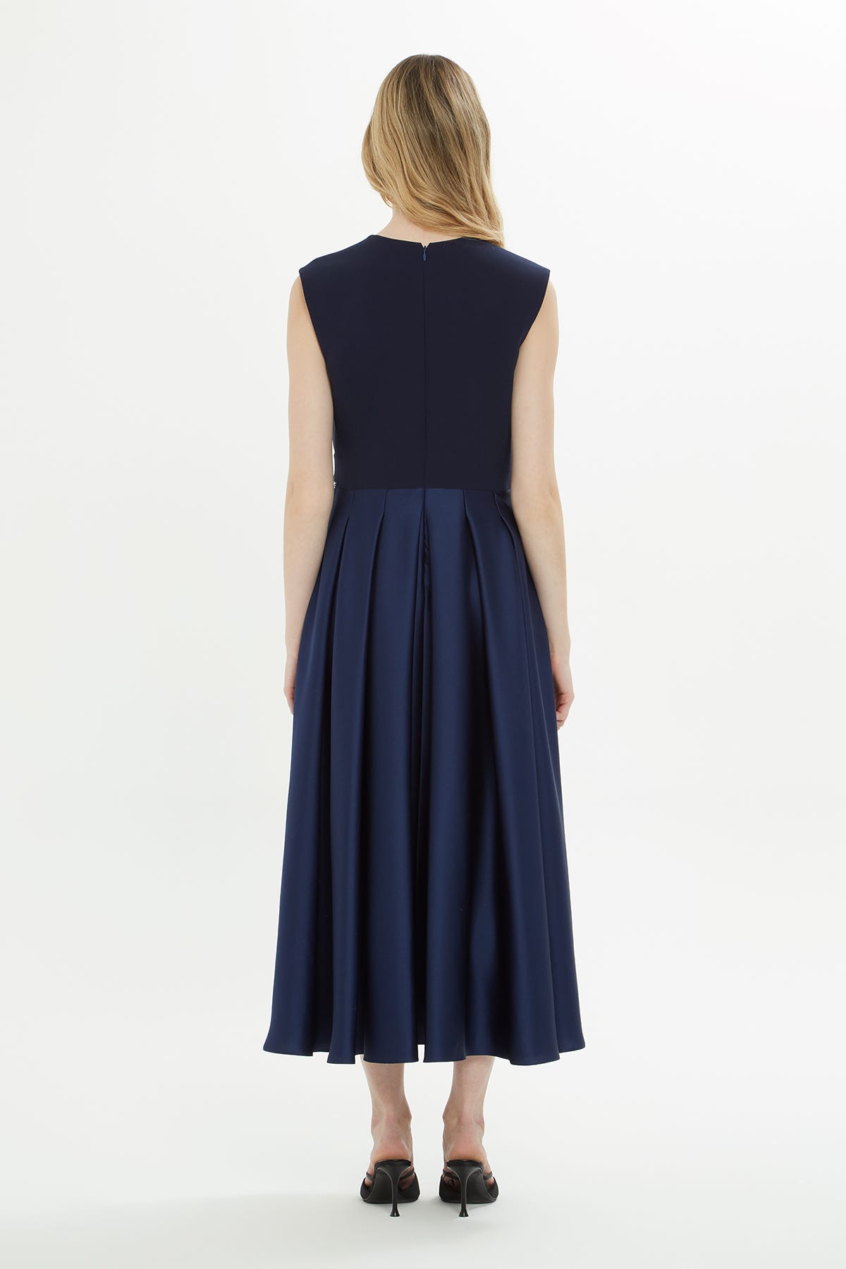 Beli İncili Pili Katlamalı Midi Elbise