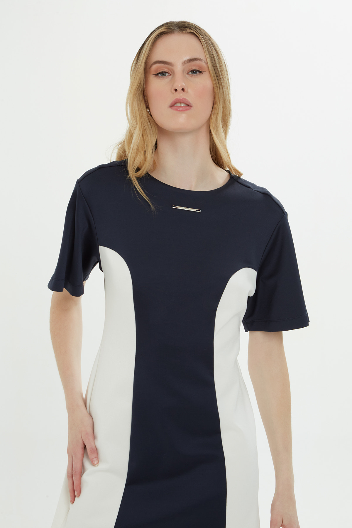 Kısa Kollu Kısa Elbise