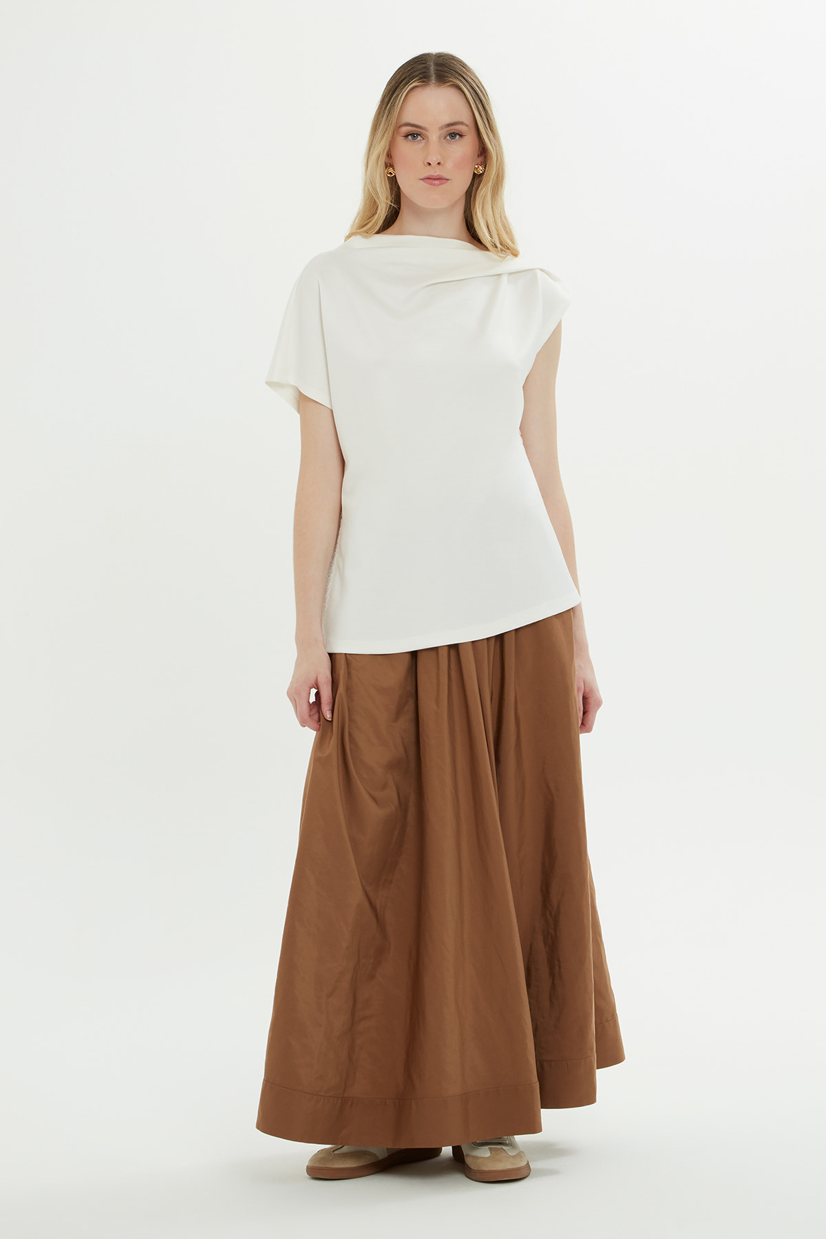 Düşük Omuzlu Kısa Kollu Bluz