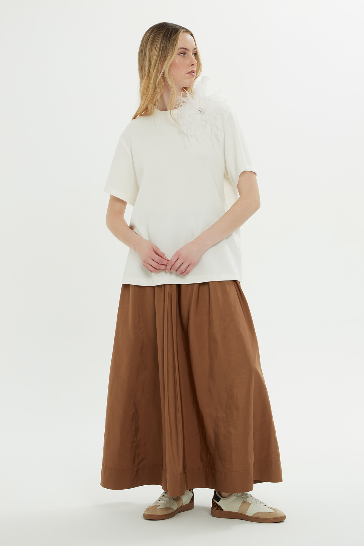 Tüy İşlemeli T-shirt