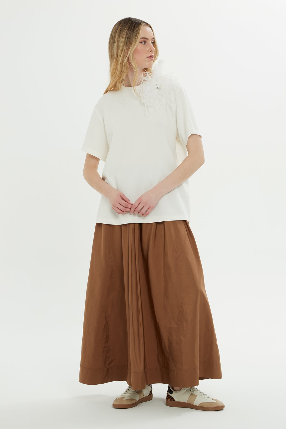 Tüy İşlemeli T-shirt