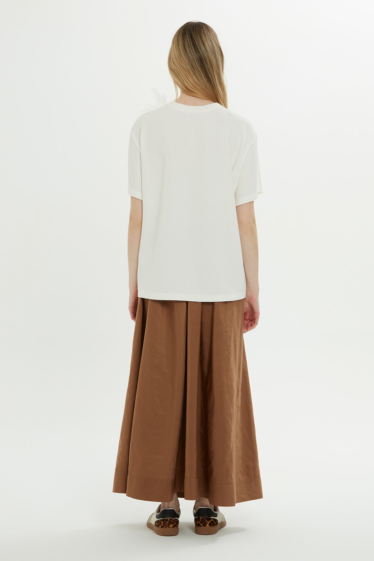 Tüy İşlemeli T-shirt