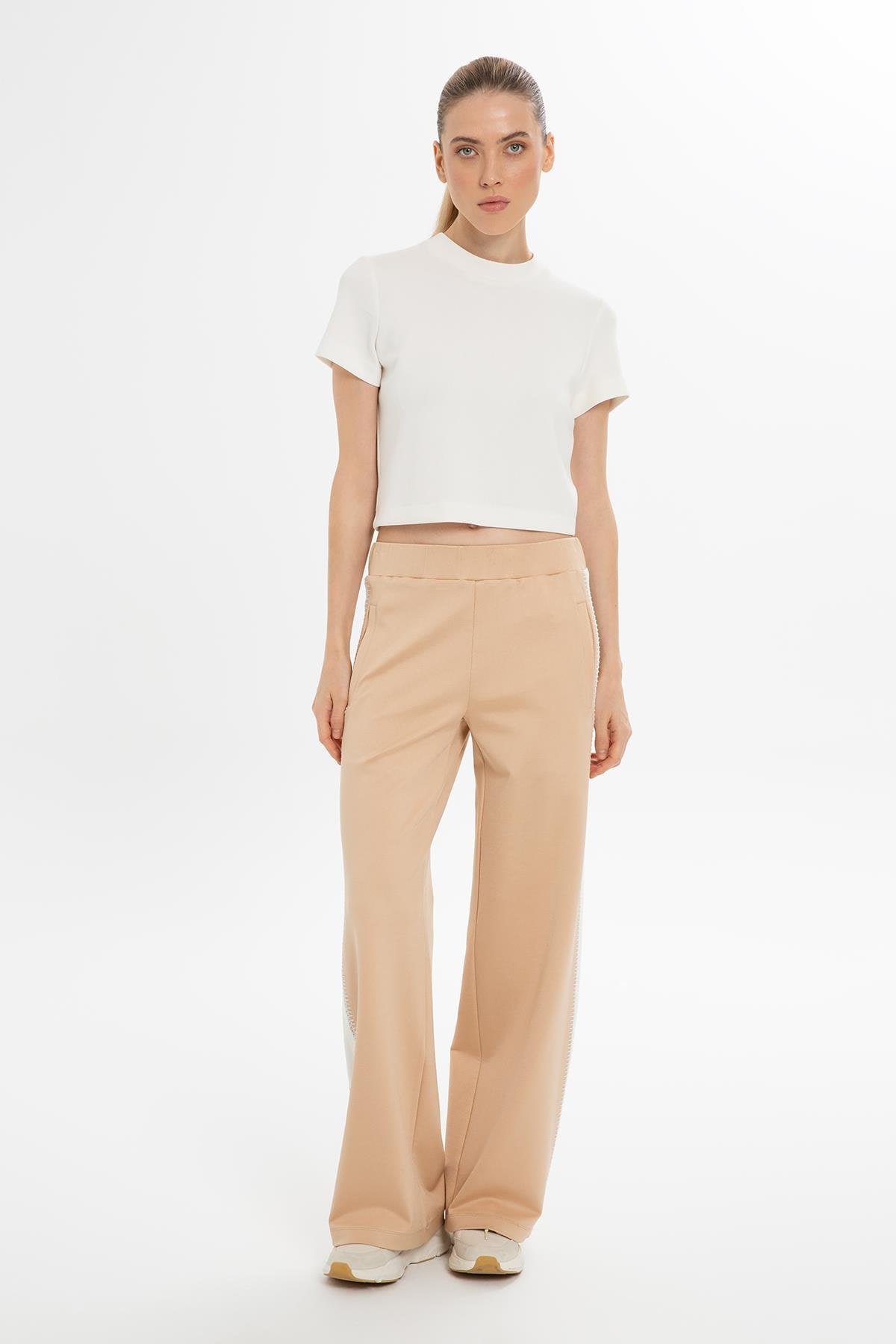 Metal Aksesuarlı T-shirt