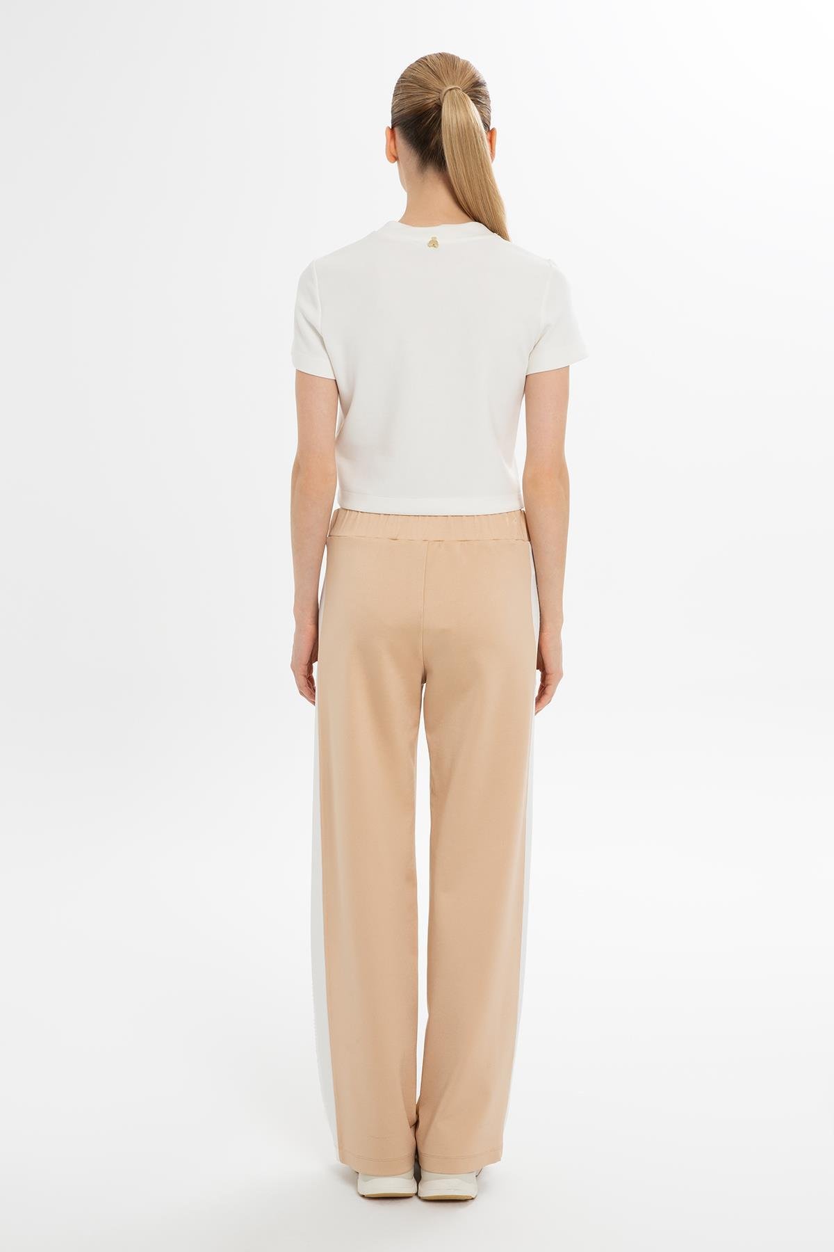 Metal Aksesuarlı T-shirt