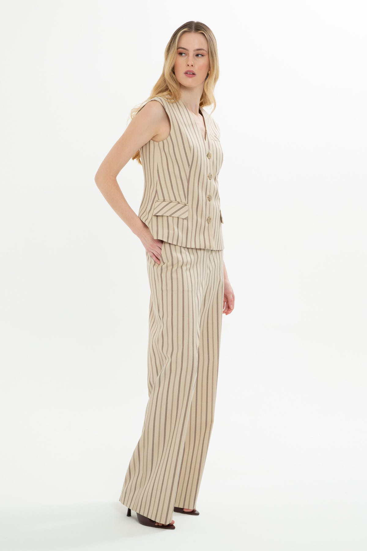 Yelekli Ve Palazzo Pantolonlu Çizgili Takım