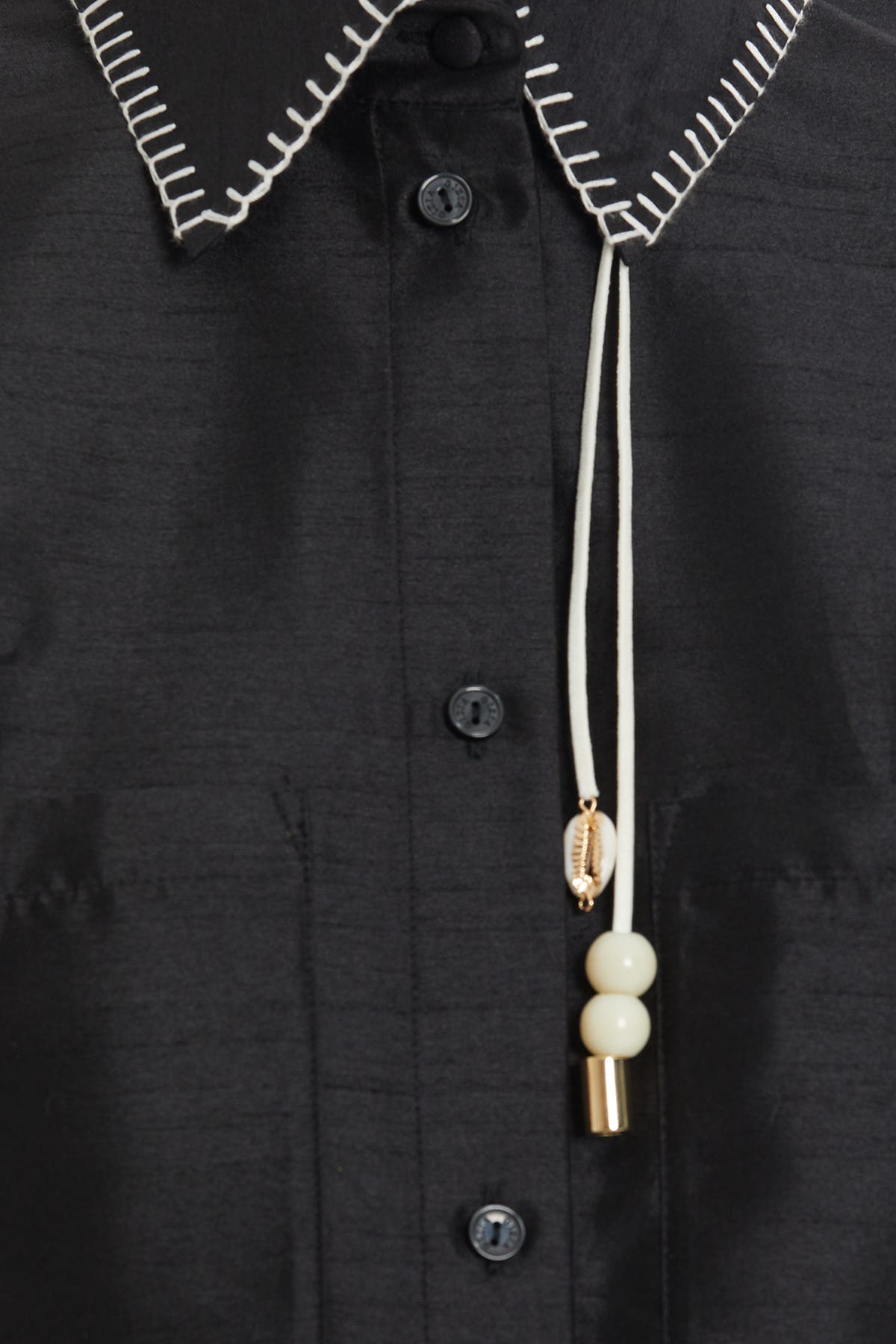 Aksesuar Detaylı Cepli Crop Gömlek