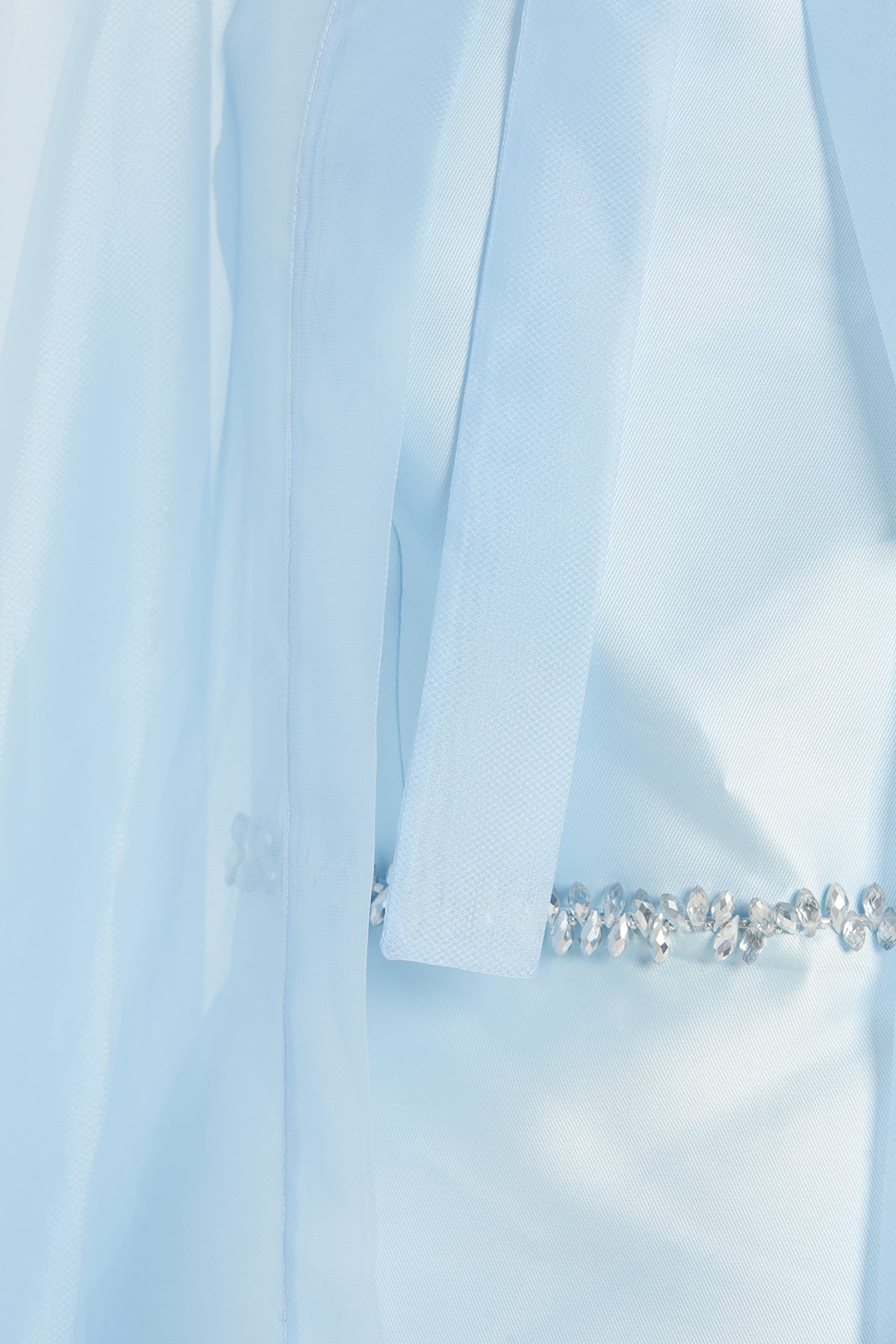 Pelerin Detaylı Beli İşlemeli Straplez Uzun Elbise