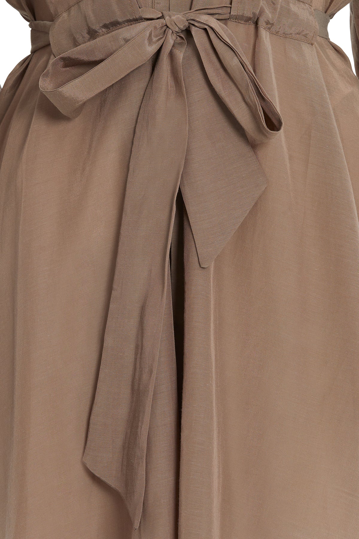 Seyyar Kuşaklı Arkası Uzun Gömlek