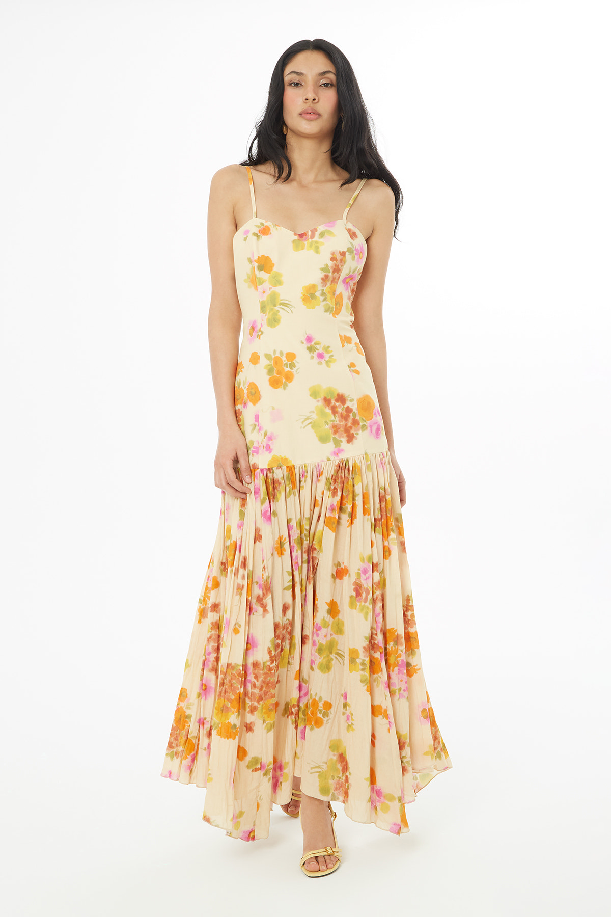 Eteği Pileli Askılı Uzun Elbise