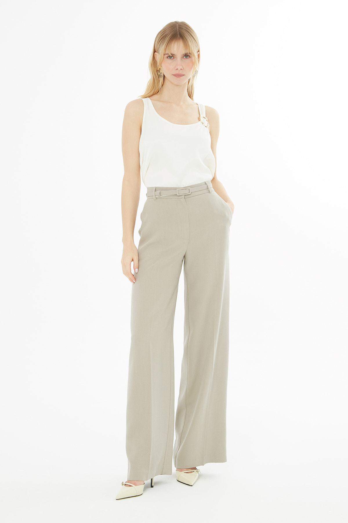 Kanca Kapamalı Kemerli Pantolon