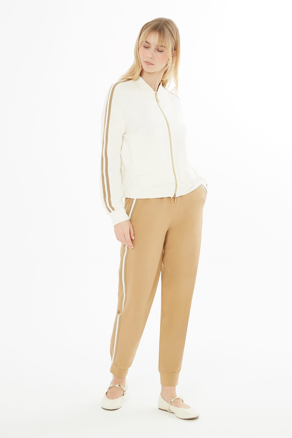 Bağcık Detaylı Bilek Bantlı Eşofman Altı