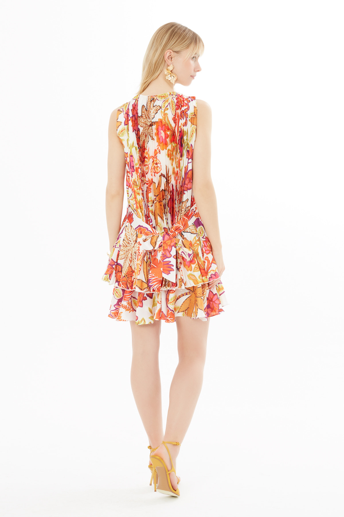 Katlı Kısa Desenli Elbise