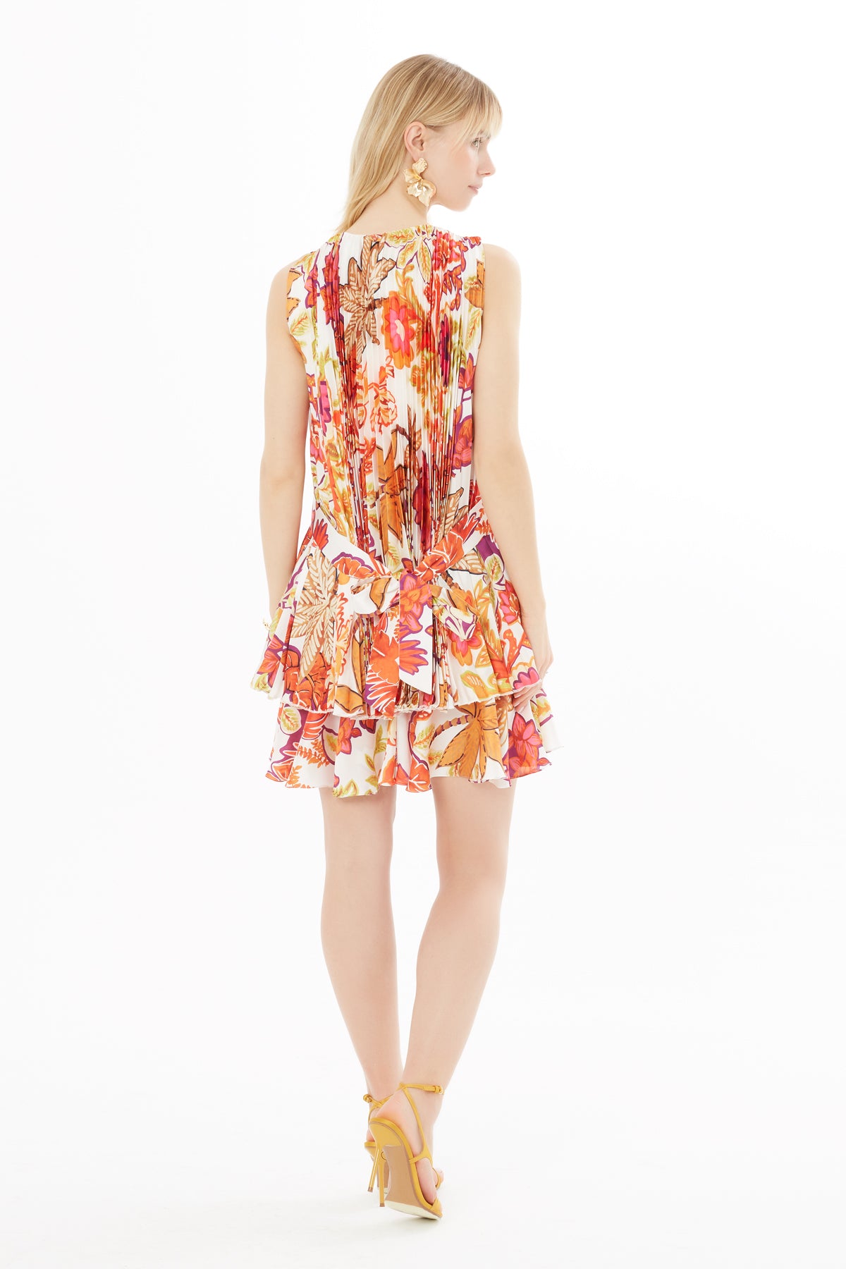 Katlı Kısa Desenli Elbise