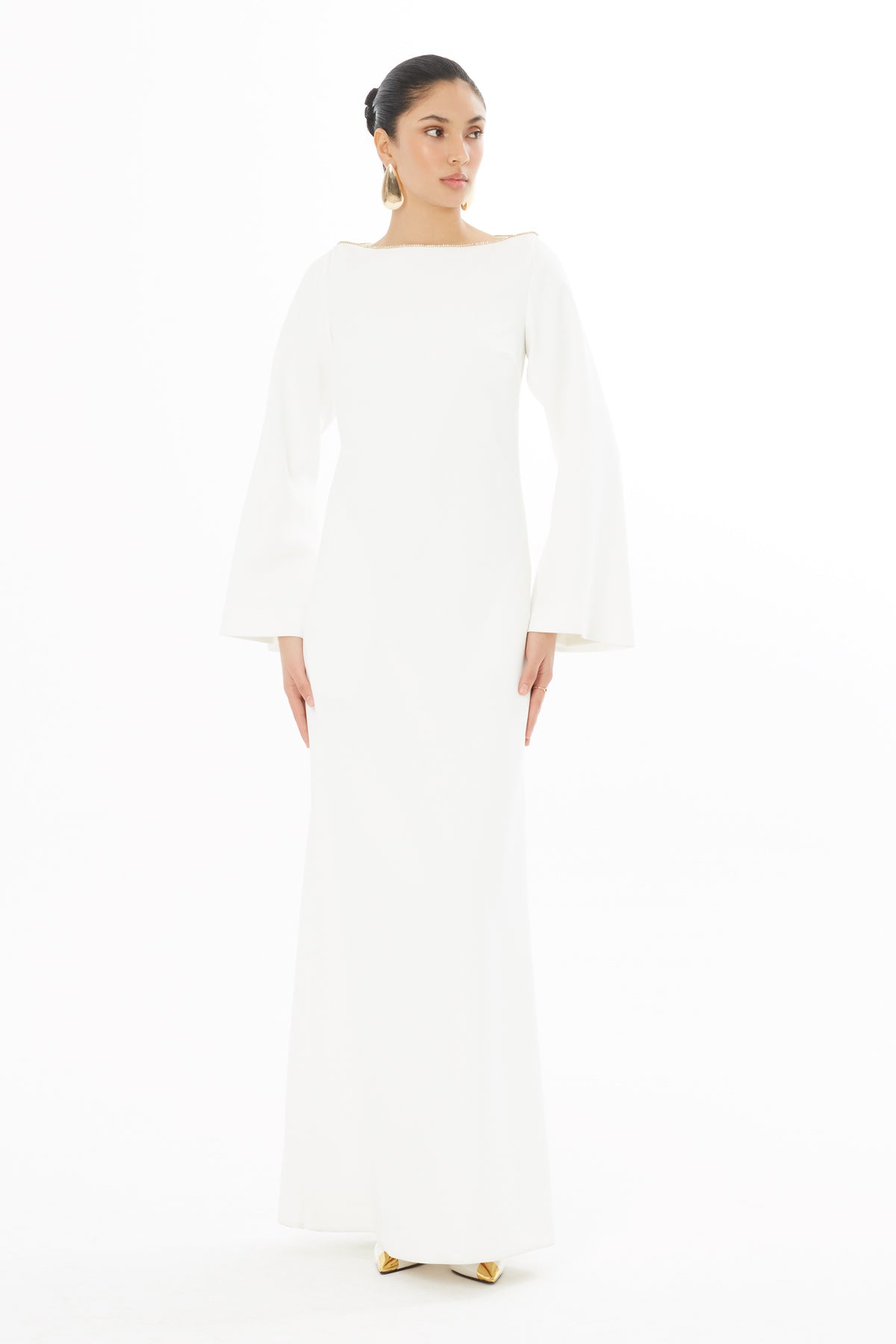 Sırtı Püsküllü Uzun Elbise