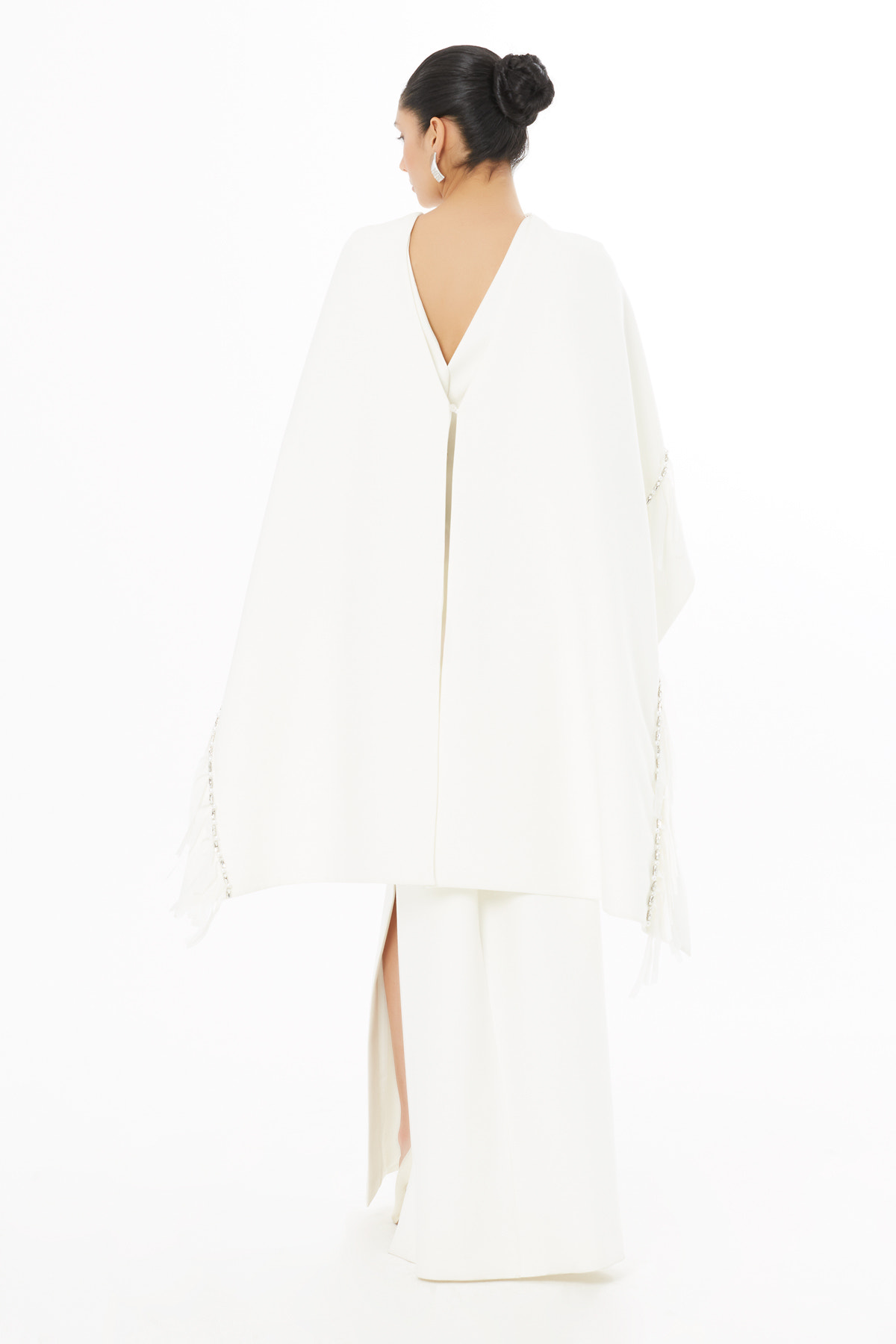 İşlemeli Pelerinli Uzun Elbise