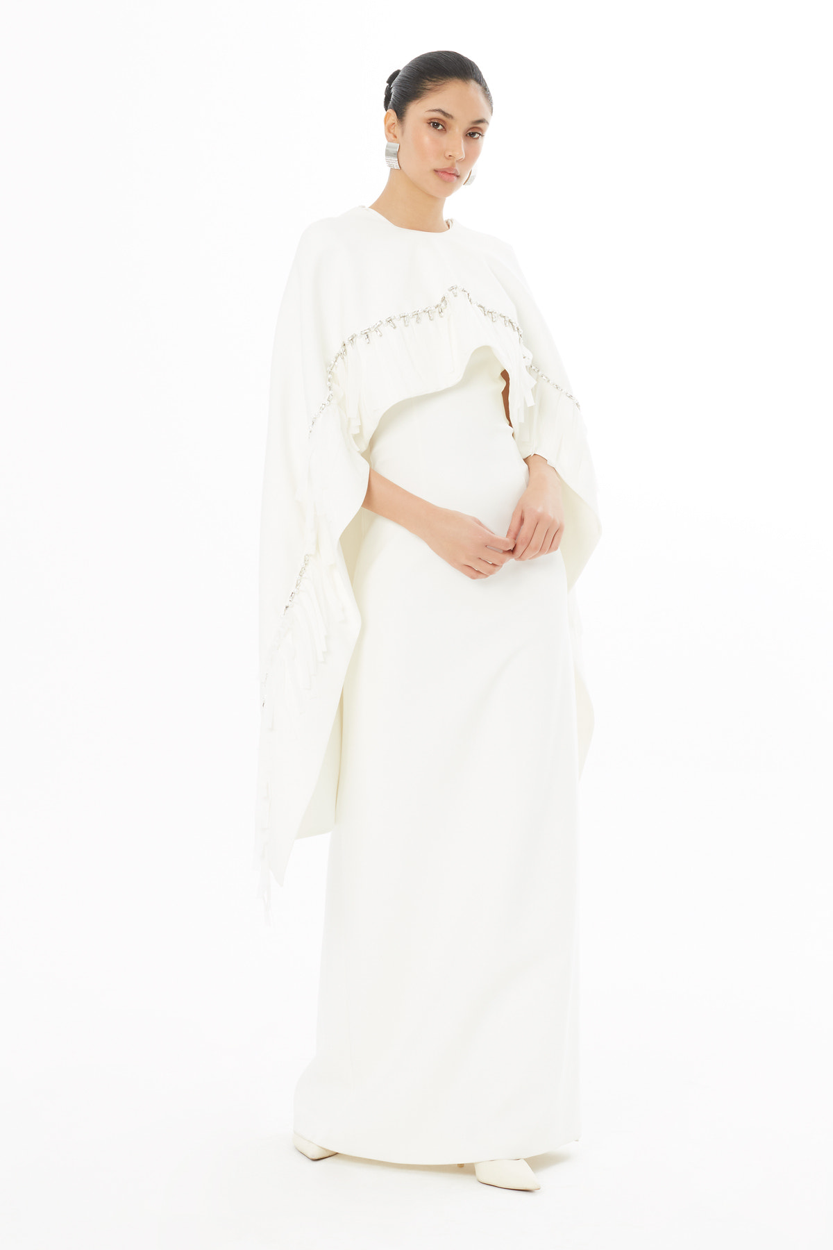 İşlemeli Pelerinli Uzun Elbise