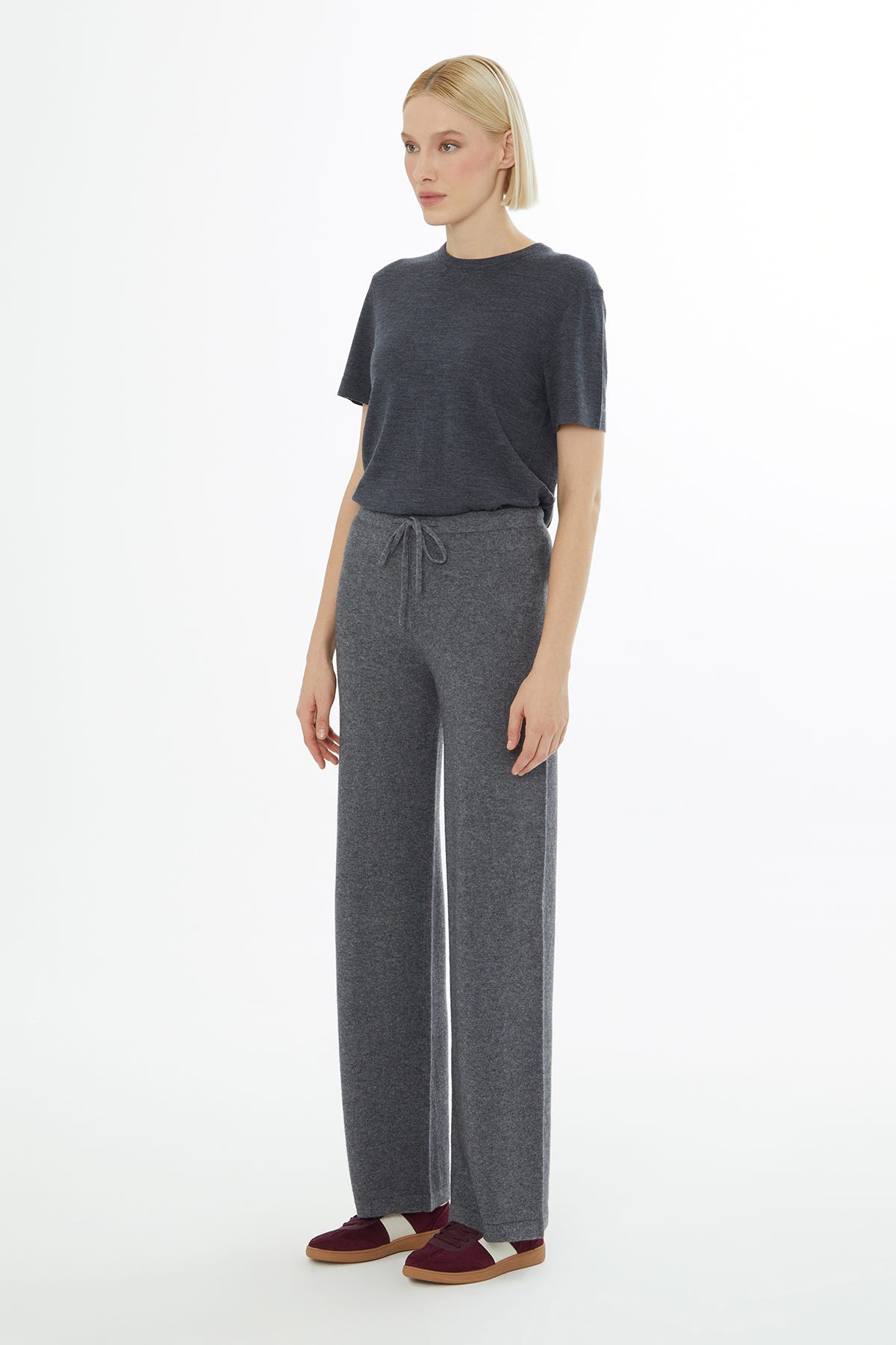 Belinde Kendi Kumaşından Triko Pantolon