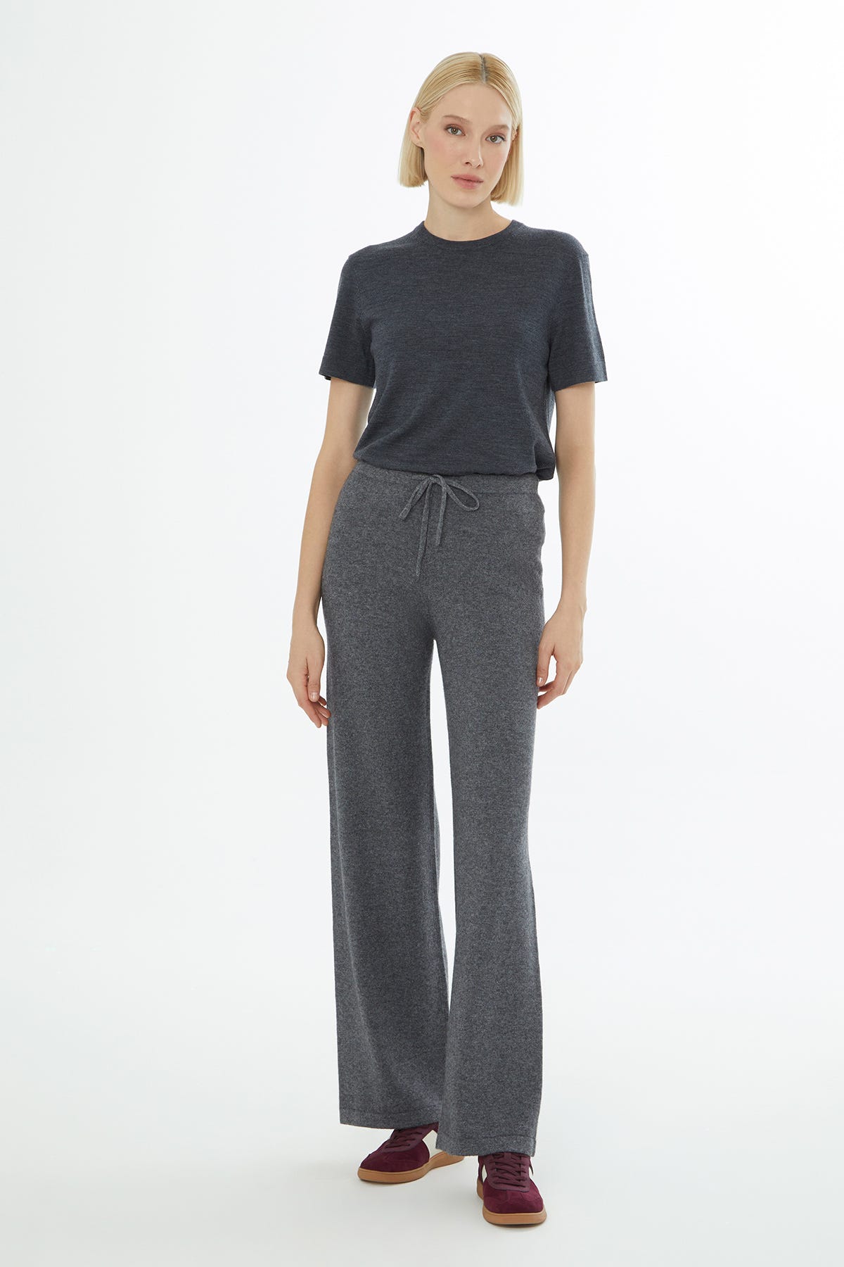 Belinde Kendi Kumaşından Triko Pantolon