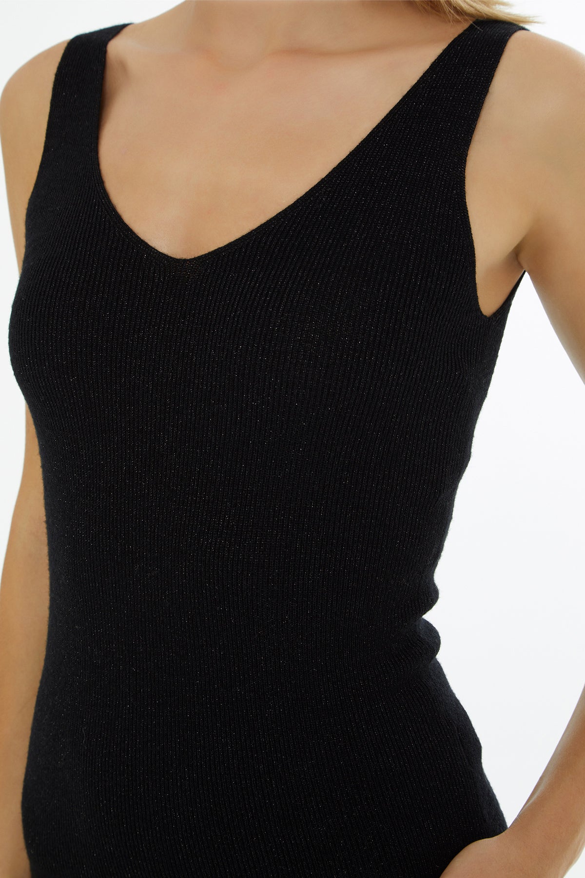 V Yaka Sıfır Kol Triko