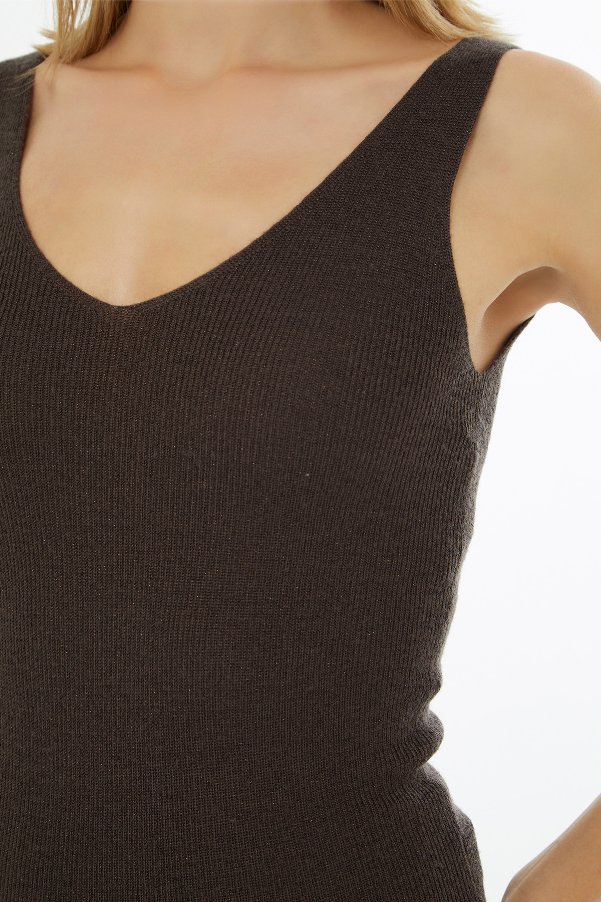 V Yaka Sıfır Kol Triko