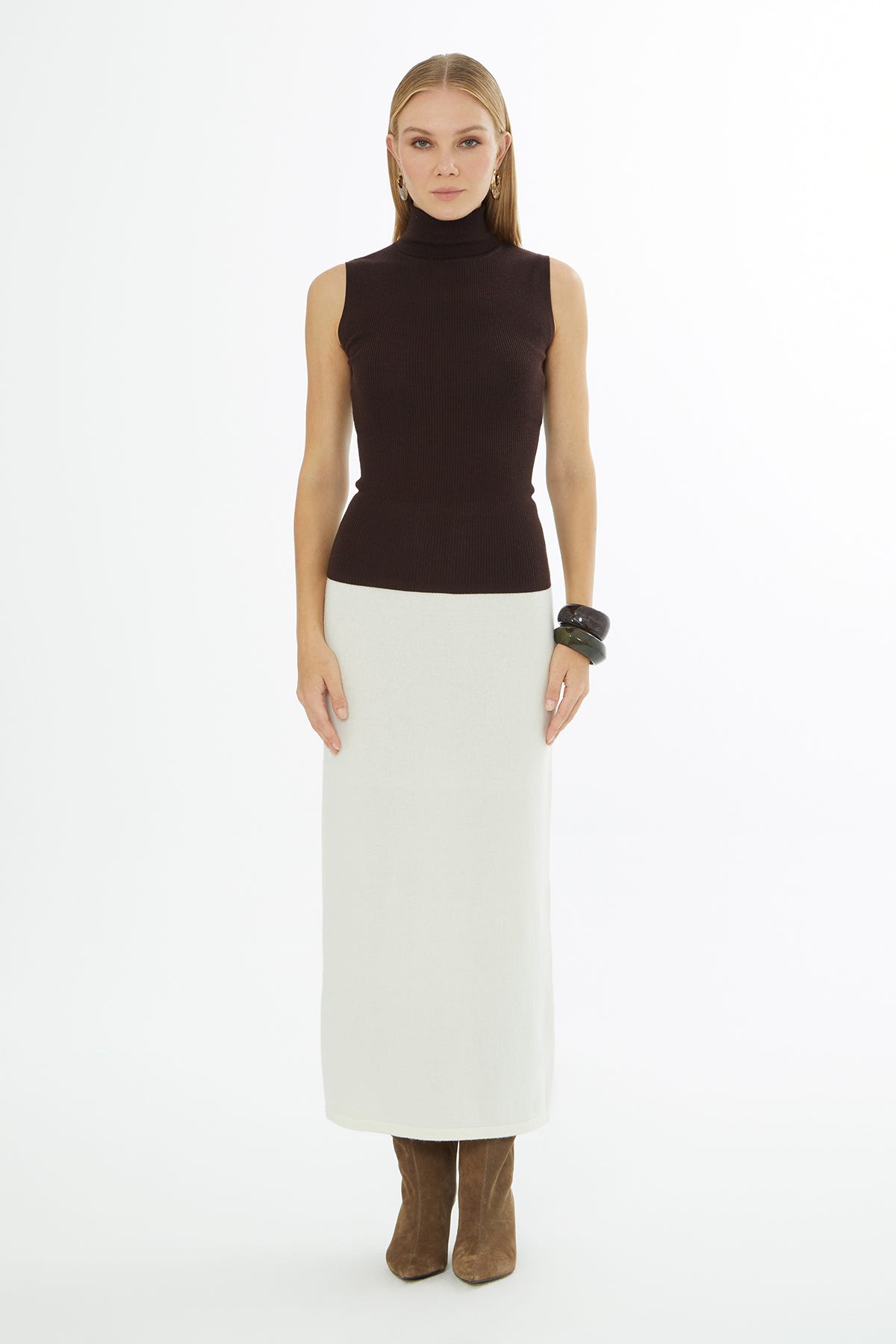 Boğazlı Sıfır Kollu Triko