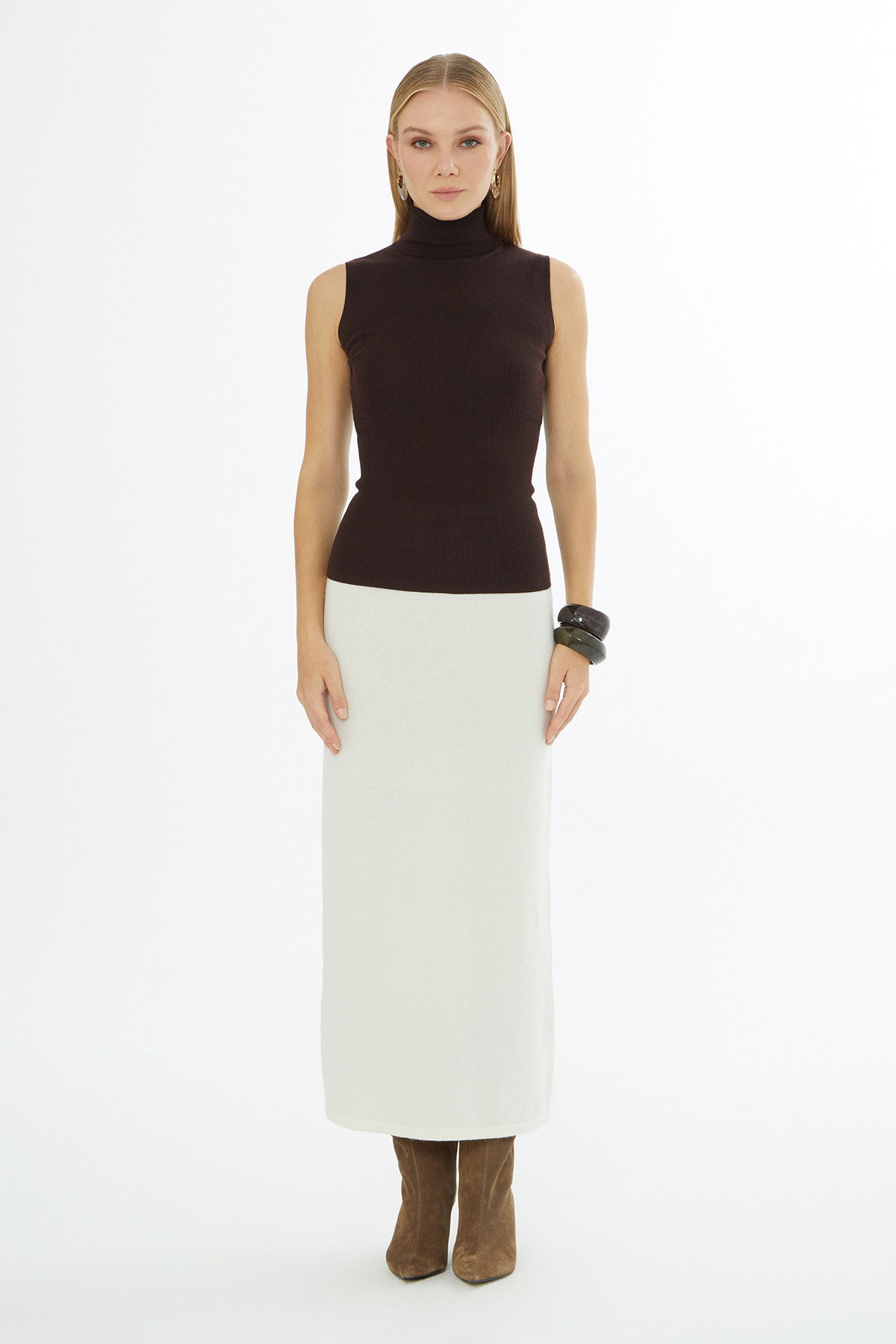 Boğazlı Sıfır Kollu Triko