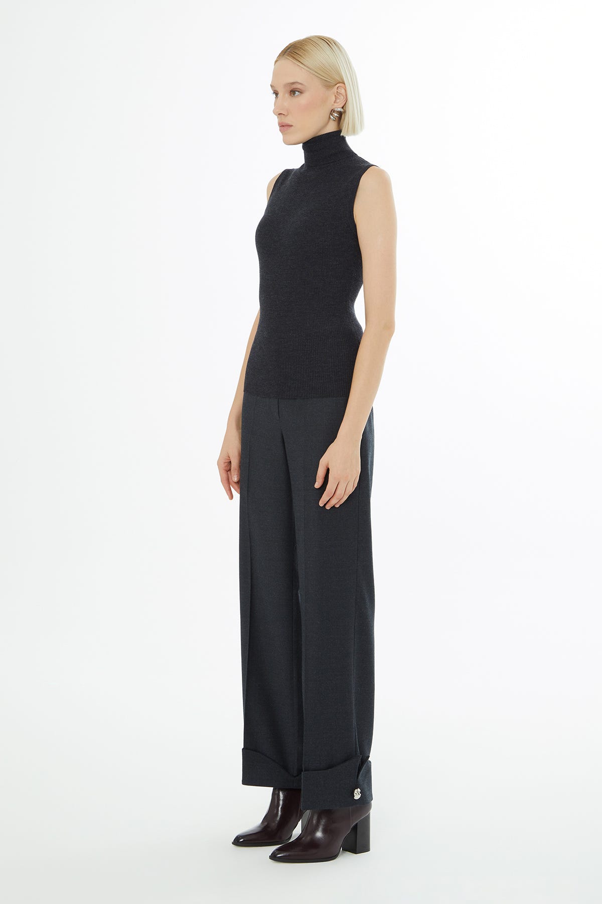 Sıfır Kol Boğazlı Triko